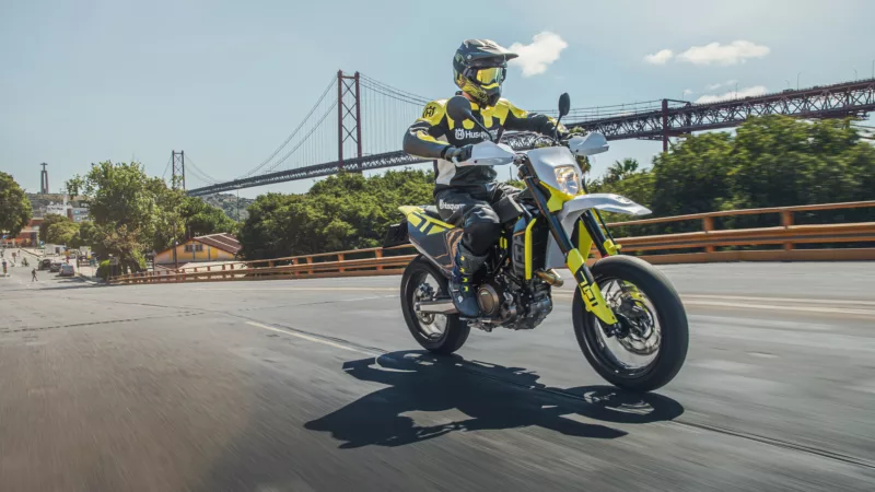 Husqvarna 701 Supermoto 2024