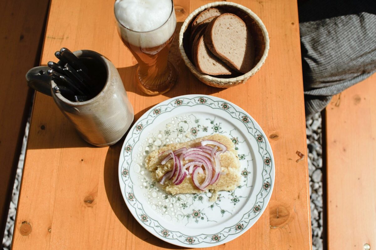 Merenda alla Malga Tirolo