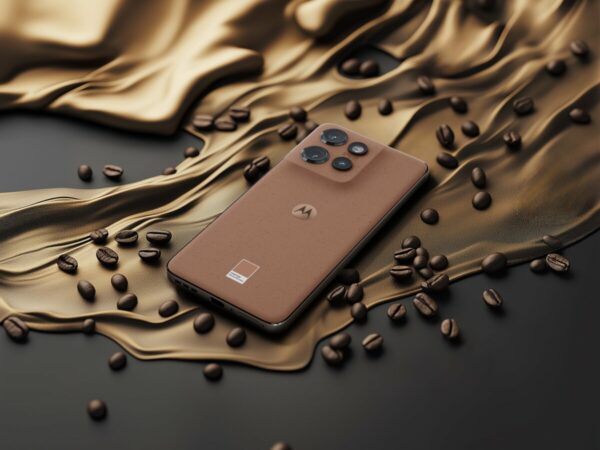 Motorola edge 50 neo mocha mousse Pantone 2025